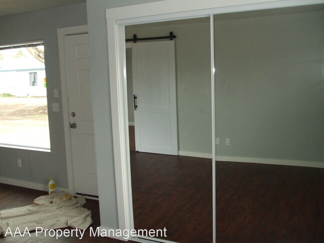 Building Photo - 1 br, 1 bath House - 800 S 3rd W A St.