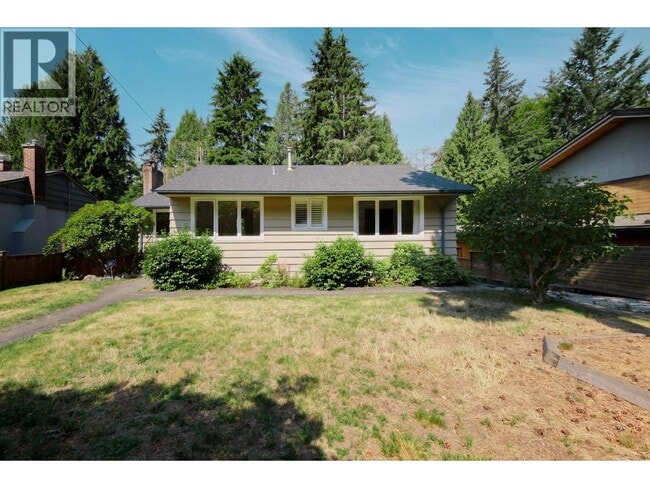 Building Photo - 3775 Emerald Dr