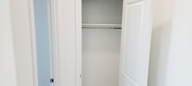 Foto del edificio - 1549 E Squire Dr