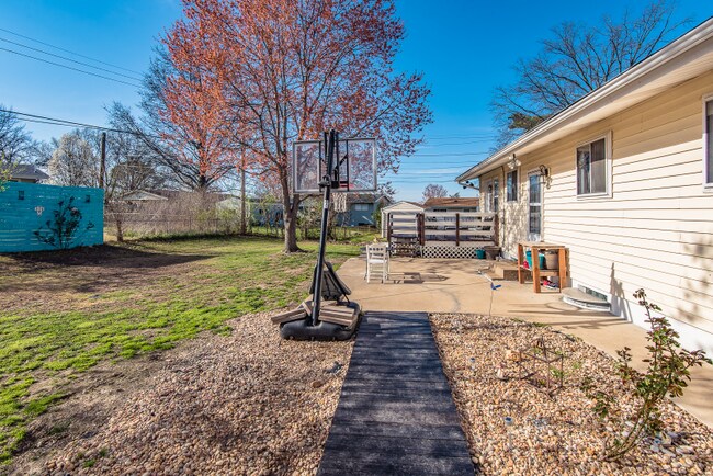 Building Photo - 11054 Ridge Forest Ct