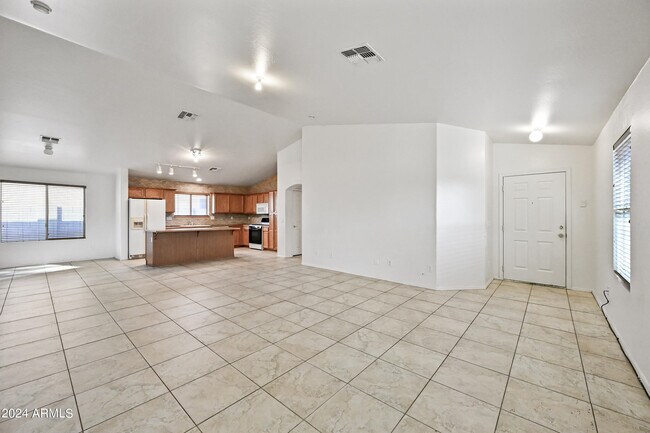 Building Photo - 15110 N 140th Ave