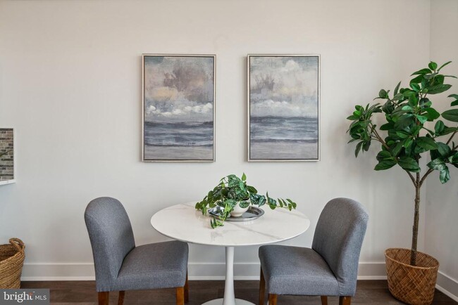 Building Photo - 813 N Broad St