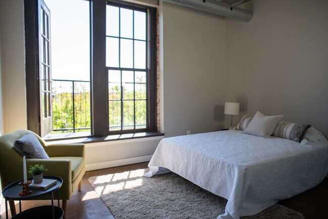 Foto del edificio - Halligan Coffee Company Lofts