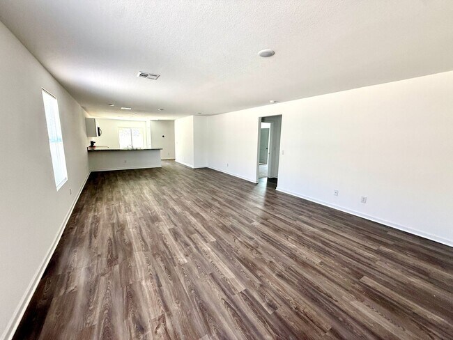 Foto del edificio - Beautiful 2024 Build 3 Bedroom Home- Move In Special! $800 off 1st Month's Rent. $300 off 2nd and...