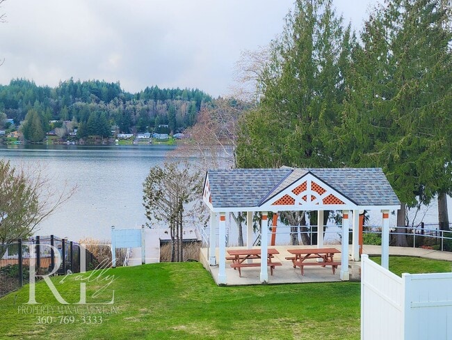 Modern Elegance Meets Tranquil Lakeside Living On Osprey Circle - Modern Elegance Meets Tranquil Lakeside Living On Osprey Circle House