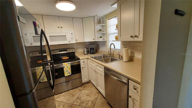 Building Photo - 5154 Turquoise Ln