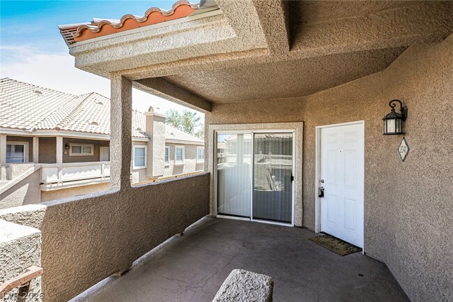 Building Photo - 5125 W Reno Ave