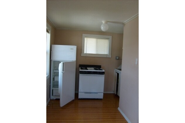  - 1129 Central Dr