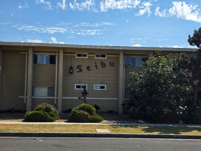Foto del edificio - 11234 Pangborn Ave