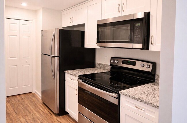 Foto del edificio - 8503 Falls Run Rd
