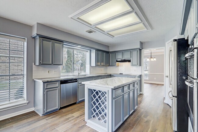 Building Photo - 7403 Manor Bridge Ct