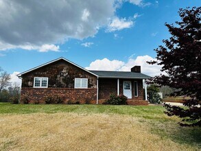 Building Photo - 2611 Old Fort Sugar Hill Rd