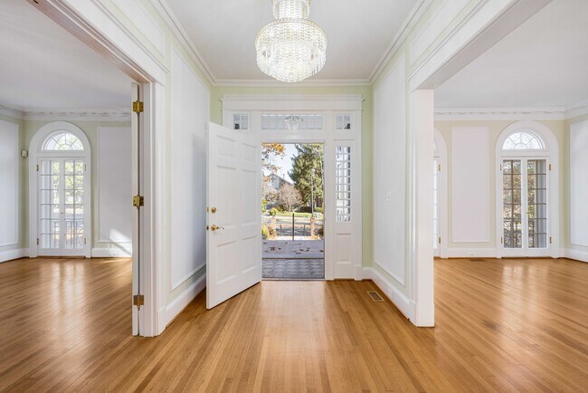 Building Photo - 4408 16th St NW