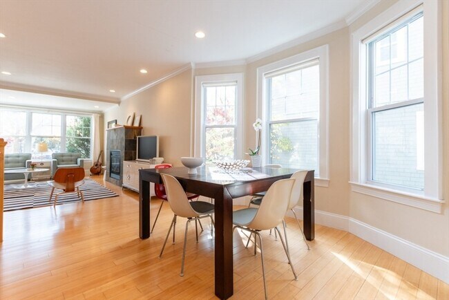 Foto del edificio - 417 Walden St