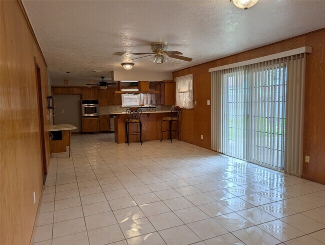 Building Photo - 1605 Ruella Ln