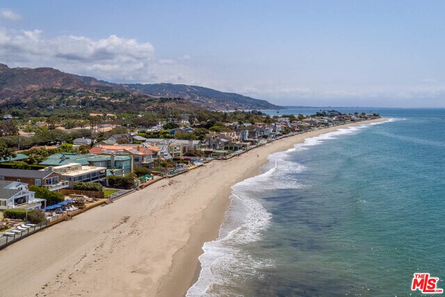 Foto del edificio - 23816 MALIBU Rd