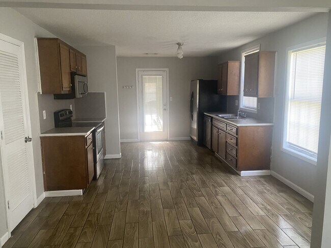Foto del edificio - 5091 Farm Valley Dr NE