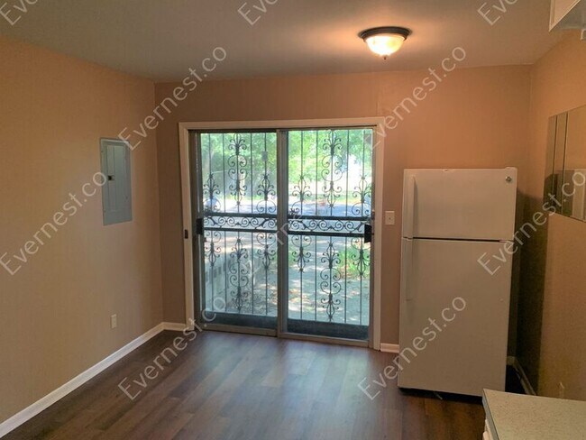 Building Photo - 913 52nd Way N