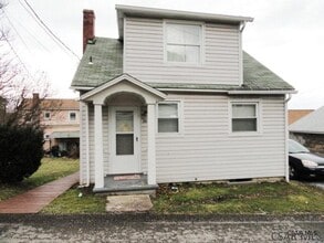 Building Photo - 660 Russell Ave