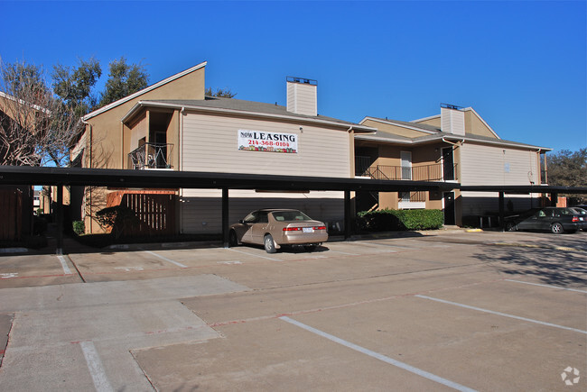 Building Photo - Amesbury Plaza Apartments