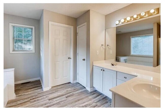 Foto del edificio - 5667 Wandering Vine Ln SE