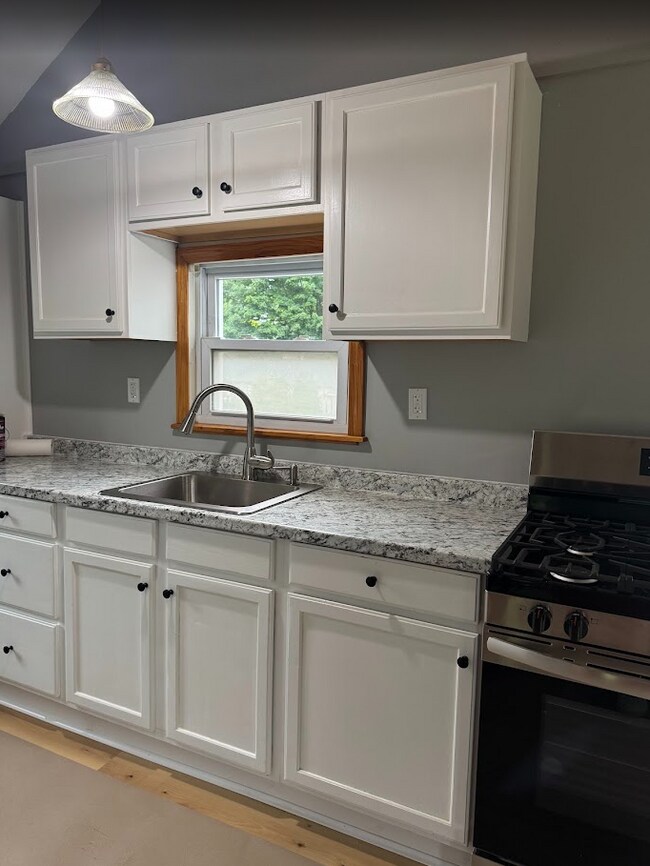 Kitchen - 44 Morgan St