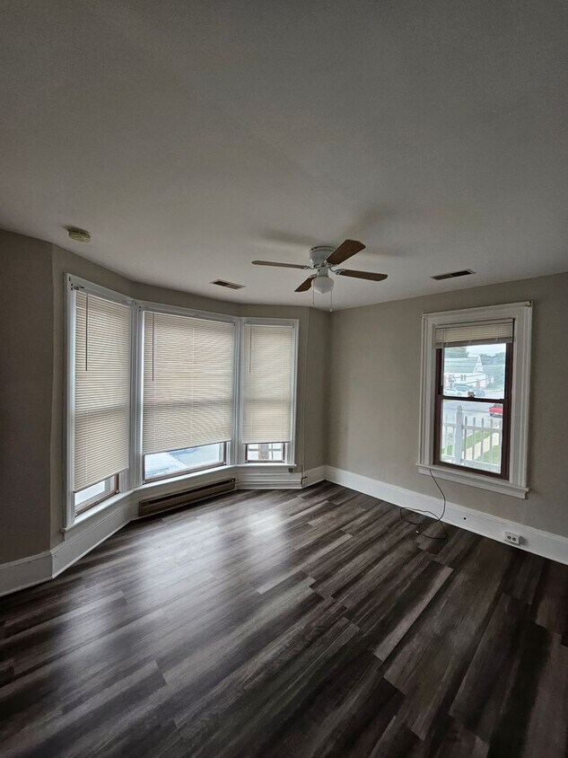 202 W Howard St Unit 2, Hagerstown, MD 21740 Room for Rent in