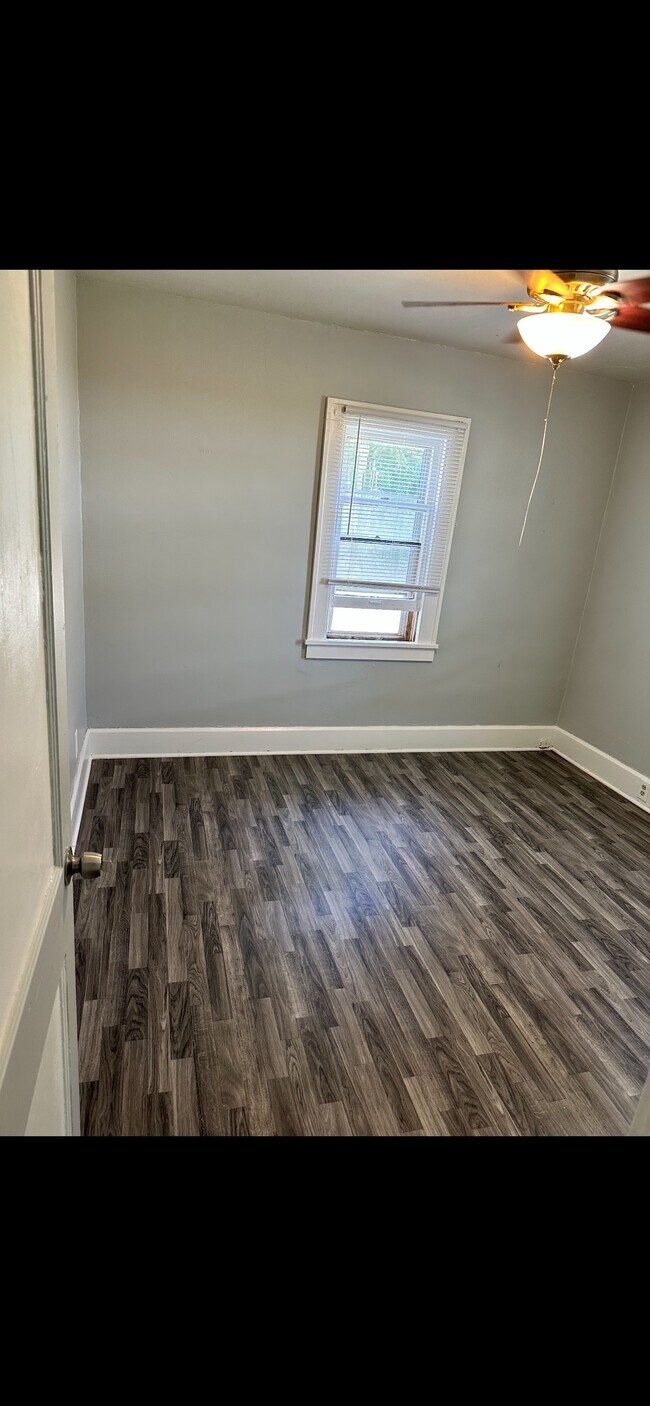 lower unit bedroom #1 - 1229 Terrace Ave