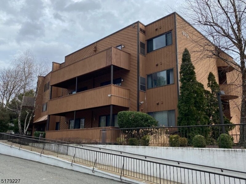 971 Bloomfield Ave Unit 9b, Glen Ridge, NJ 07028 Room for Rent in