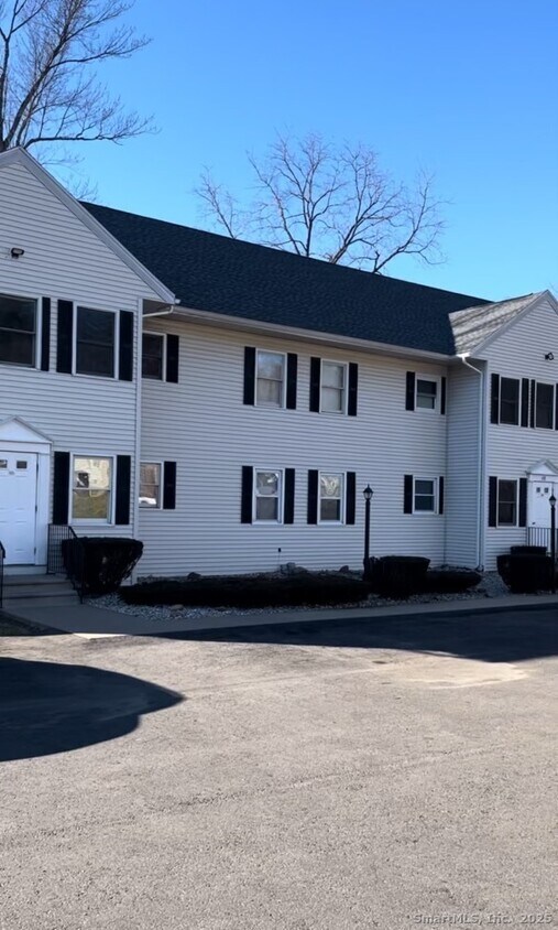 Foto principal - 68 W Main St