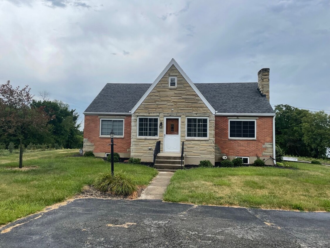 Foto principal - Charming, Cape Cod home in Beavercreek wit...