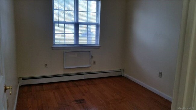 Foto del edificio - 82-23 Country Pointe Cir