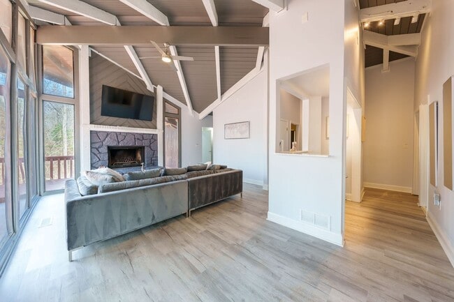 Building Photo - 6225 Koweta Rd: Recently Renovated 3BD, 3b...