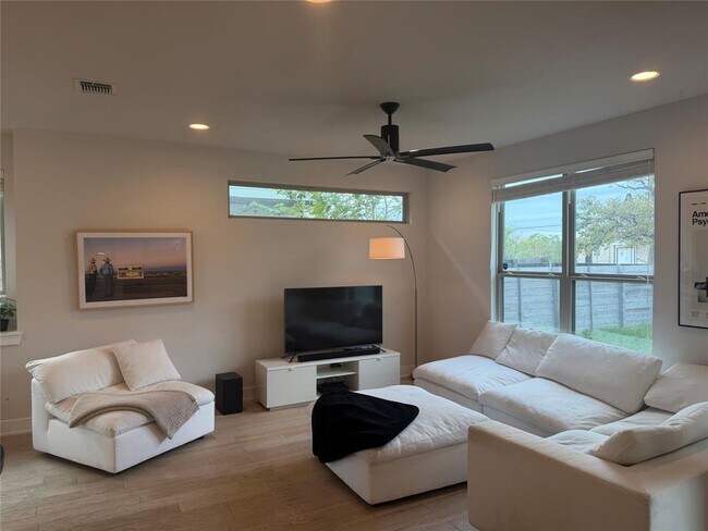 Foto del edificio - 1159 Webberville Rd