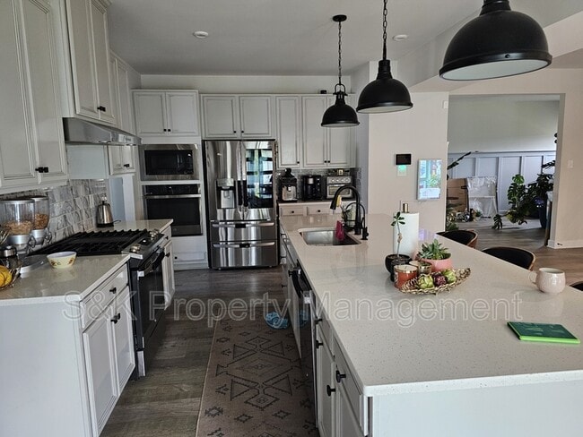 Building Photo - 9541 Viburnum Dr
