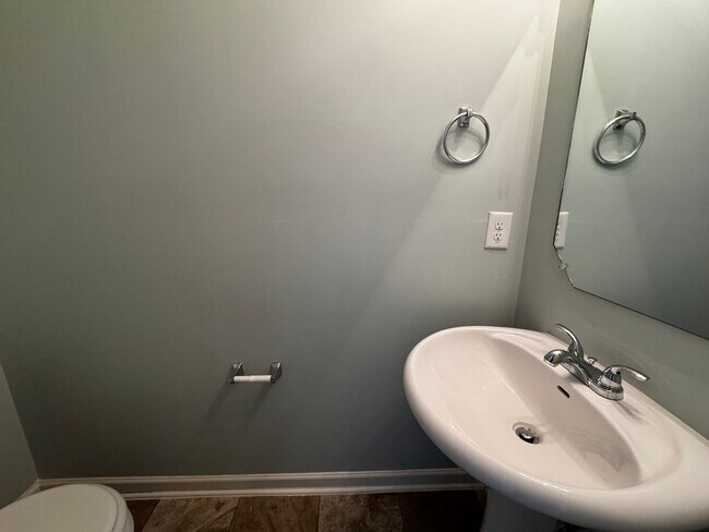 Foto del edificio - 3921 Village Park Ct