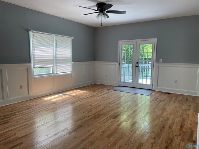 Foto del edificio - 108 Suffolk Dr