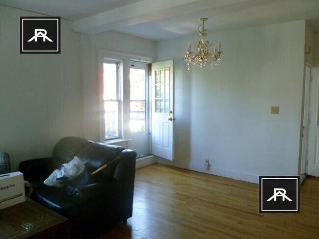 Building Photo - 5 bedroom in Boston MA 02126