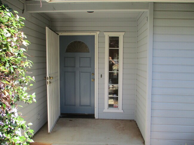 Foto del edificio - Culdesac Home Near Parks & Schools