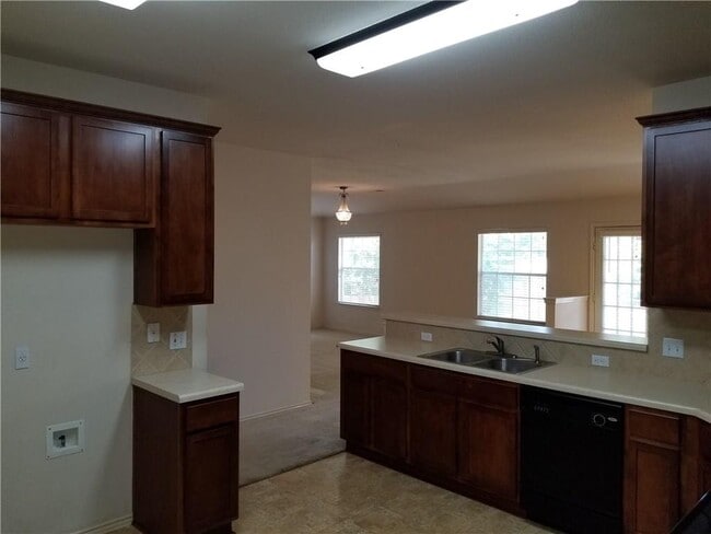 Building Photo - 1421 Sweet Leaf Ln