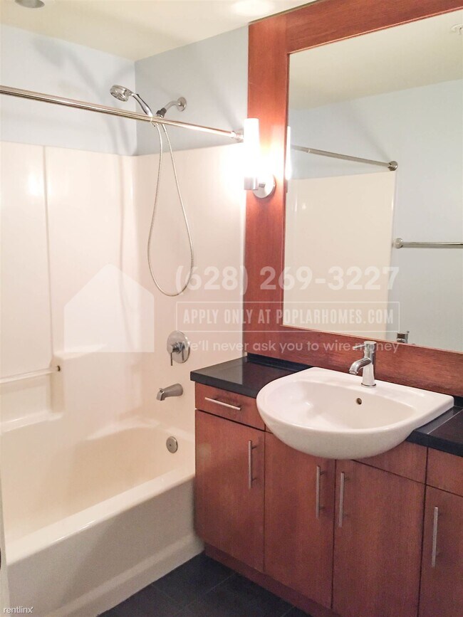Building Photo - Studio, 1 bath Condo - 2721 1st Ave #501 -