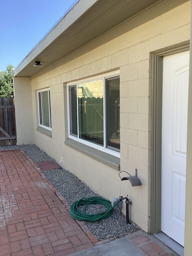 Building Photo - Very Nice One Bedroom Home Now Available I...