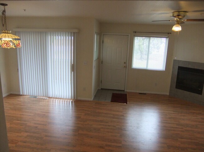 Building Photo - 1601 Great Western Dr