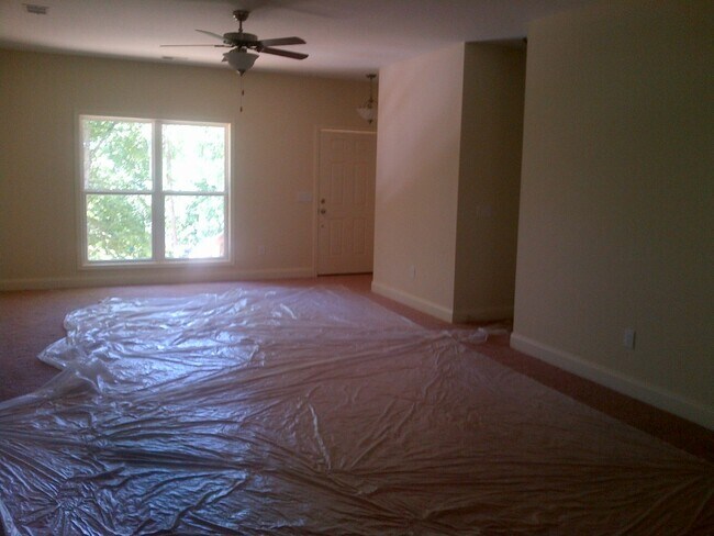 Building Photo - 1070 Coon Cove Rd