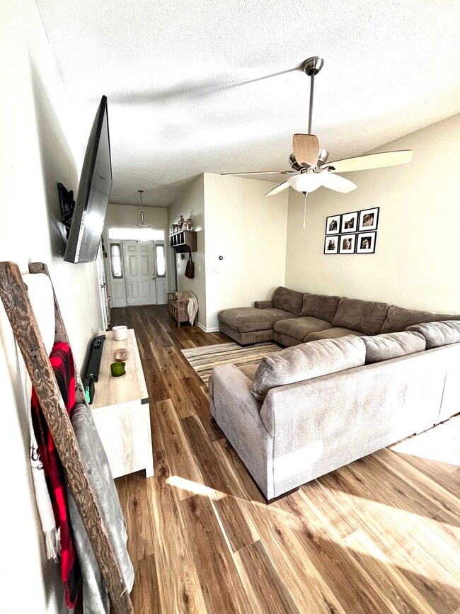 Foto del edificio - 13232 Lampmeade Ln