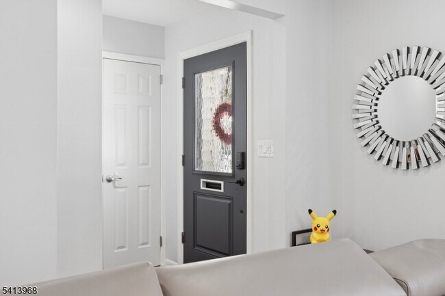 Foto del edificio - 11 Lewis Ln