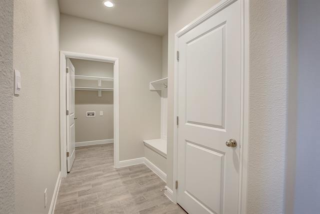 Building Photo - 2213 Dyre Dr