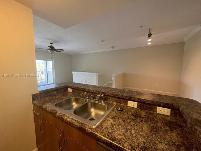 Foto del edificio - 5920 W Sample Rd