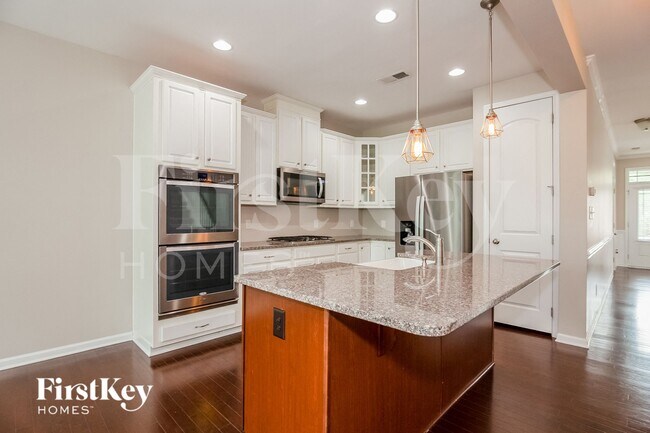 Building Photo - 3174 Helmsley Ct