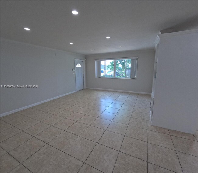 Foto del edificio - 6170 Harding St